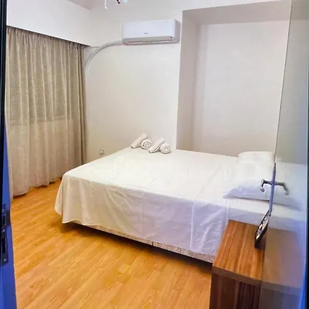 Cozy 2-bed By The Kings Avenue Mall * 파포스