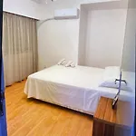 Cozy 2-bed By The Kings Avenue Mall * 파포스