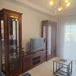 Cozy 2-bed By The Kings Avenue Mall 아파트 파포스