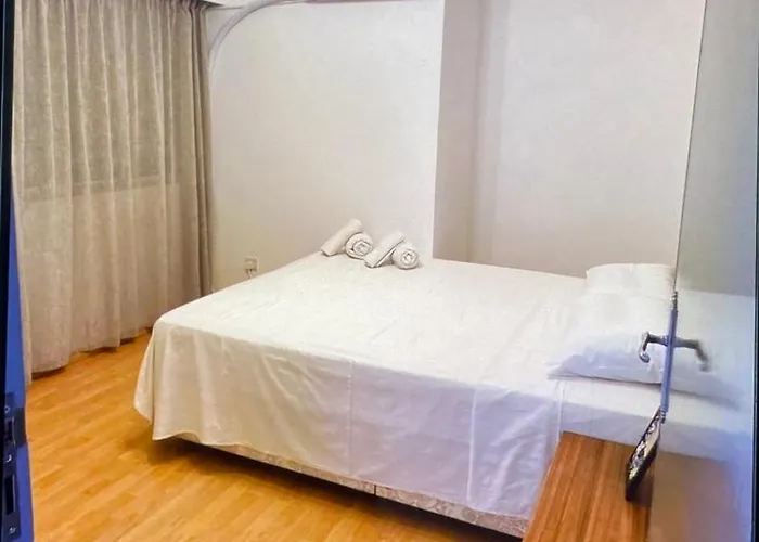 Cozy 2-bed By The Kings Avenue Mall * パ フォス