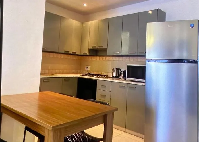 Cozy 2-bed By The Kings Avenue Mall アパート *