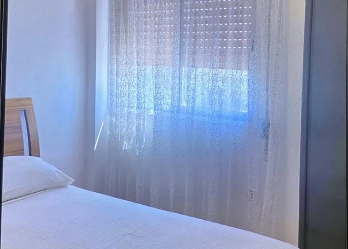 Cozy 2-bed By The Kings Avenue Mall パ フォス