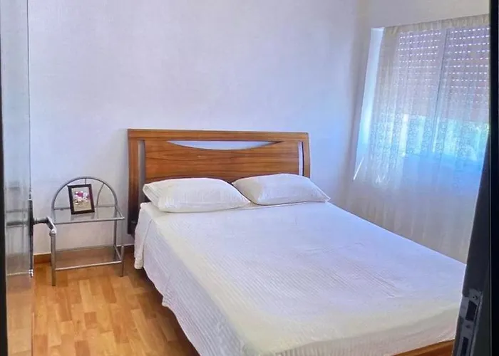 アパート Cozy 2-bed By The Kings Avenue Mall