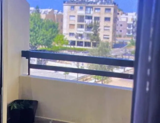 Apartmán Cozy 2-bed By The Kings Avenue Mall *