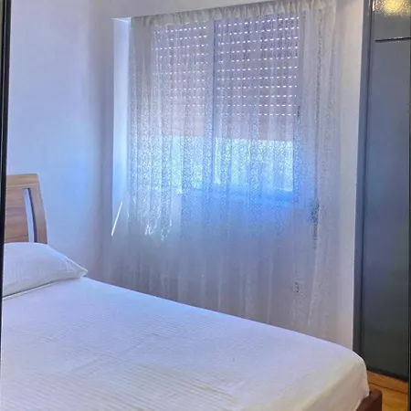 Cozy 2-bed By The Kings Avenue Mall פאפוס