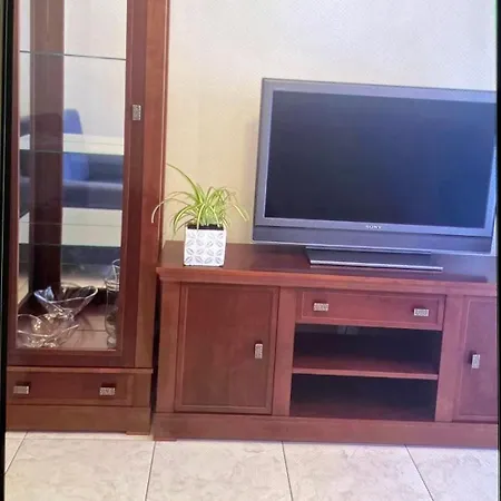 Appartamento Cozy 2-bed By The Kings Avenue Mall *